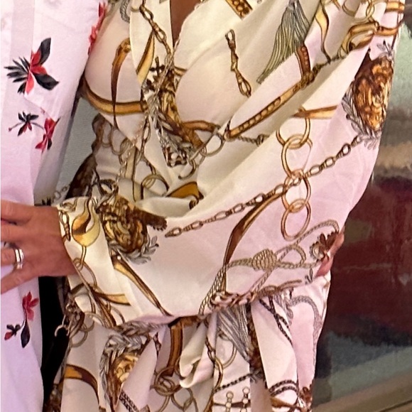 Women's Chain Medallion Print  Romper - Picture 3 of 5